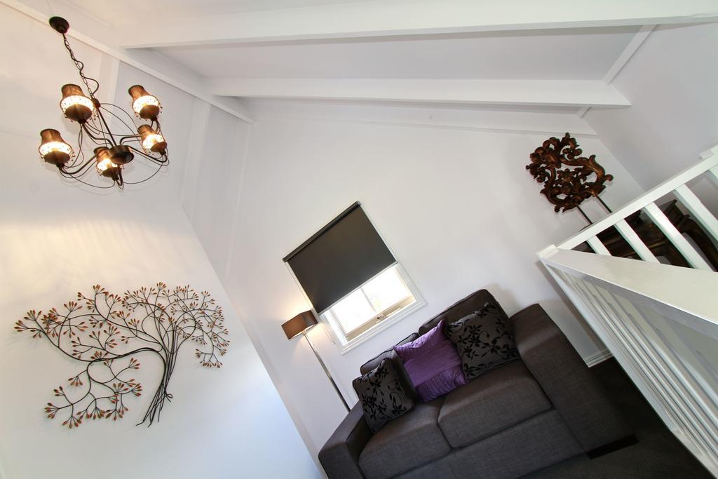 Creek Cottage Bed And Breakfast Traralgon Rum bild