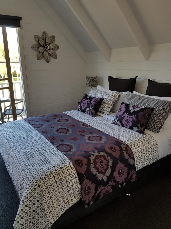 Creek Cottage Bed And Breakfast Traralgon Exteriör bild