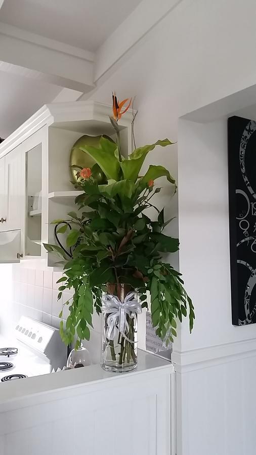 Creek Cottage Bed And Breakfast Traralgon Exteriör bild