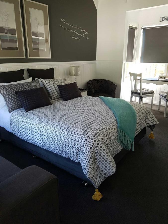 Creek Cottage Bed And Breakfast Traralgon Exteriör bild